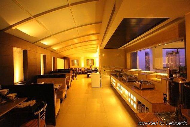 Hotel Chanchal Deluxe New Delhi Restaurang bild