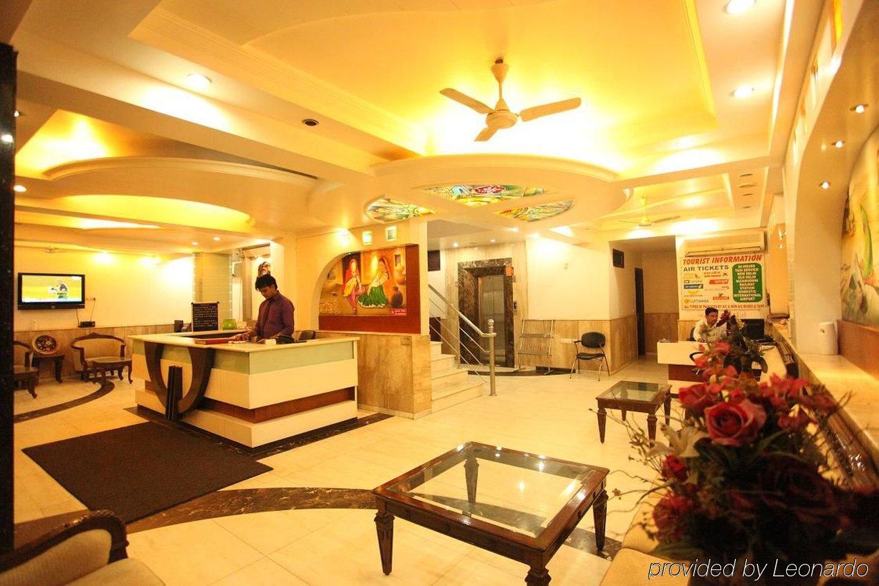 Hotel Chanchal Deluxe New Delhi Exteriör bild